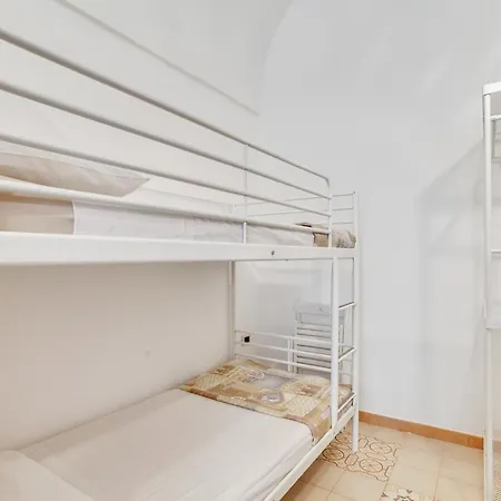 Tiny House 21 Bright Aparment アパート *