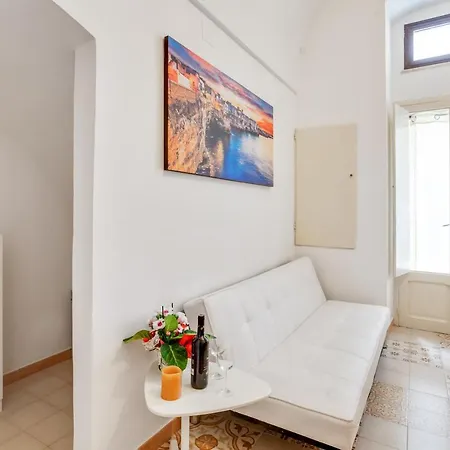 Tiny House 21 Bright Aparment アパート