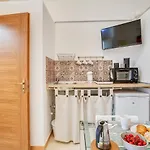 Tiny House 21 Bright Aparment