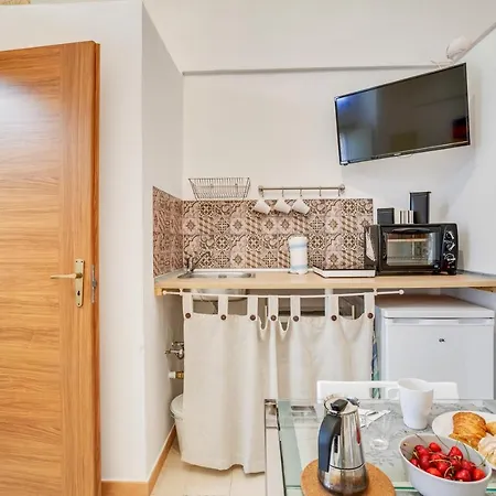 Tiny House 21 Bright Aparment