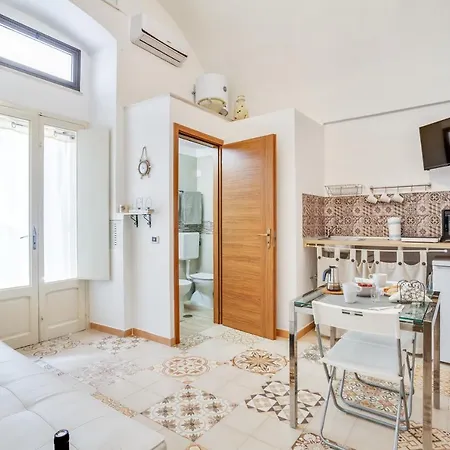 Tiny House 21 Bright Aparment Polignano a Mare